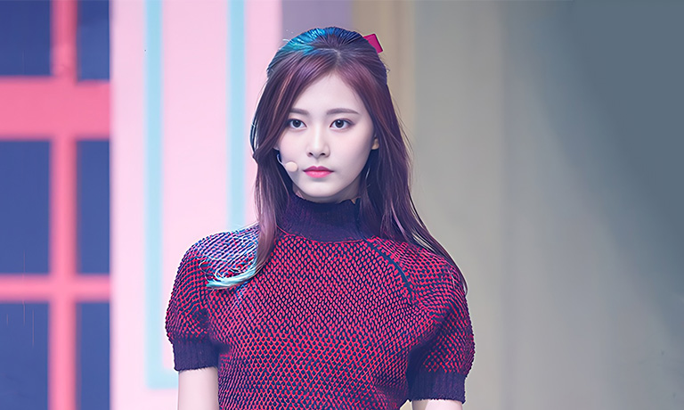 Tzuyu (TWICE)