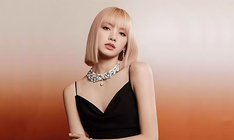 Lisa (BLACKPINK) - Most Beautiful K-pop Female Idols